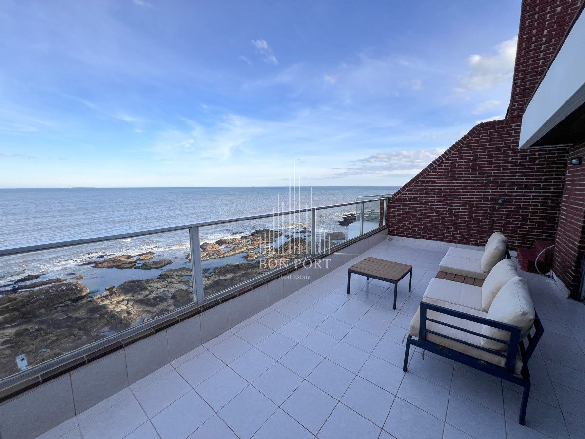 Apartamento ID.29 - Penthouse de 3 dormitorios en suite primera línea en Punta del este