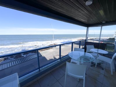 Venta apartamento de 3 dormitorios primera linea de la península.