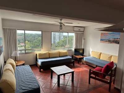 Apartamento de 1 dormitorio y 1 baño sobre Roosevelt.