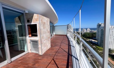 Penthouse de 3 dormitorios en primeras paradas de Av.Roosvelt