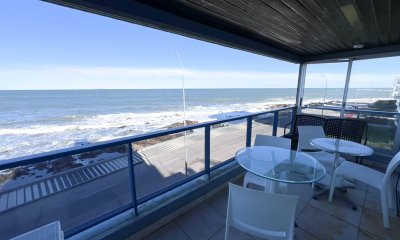 Venta apartamento de 3 dormitorios primera linea de la península.
