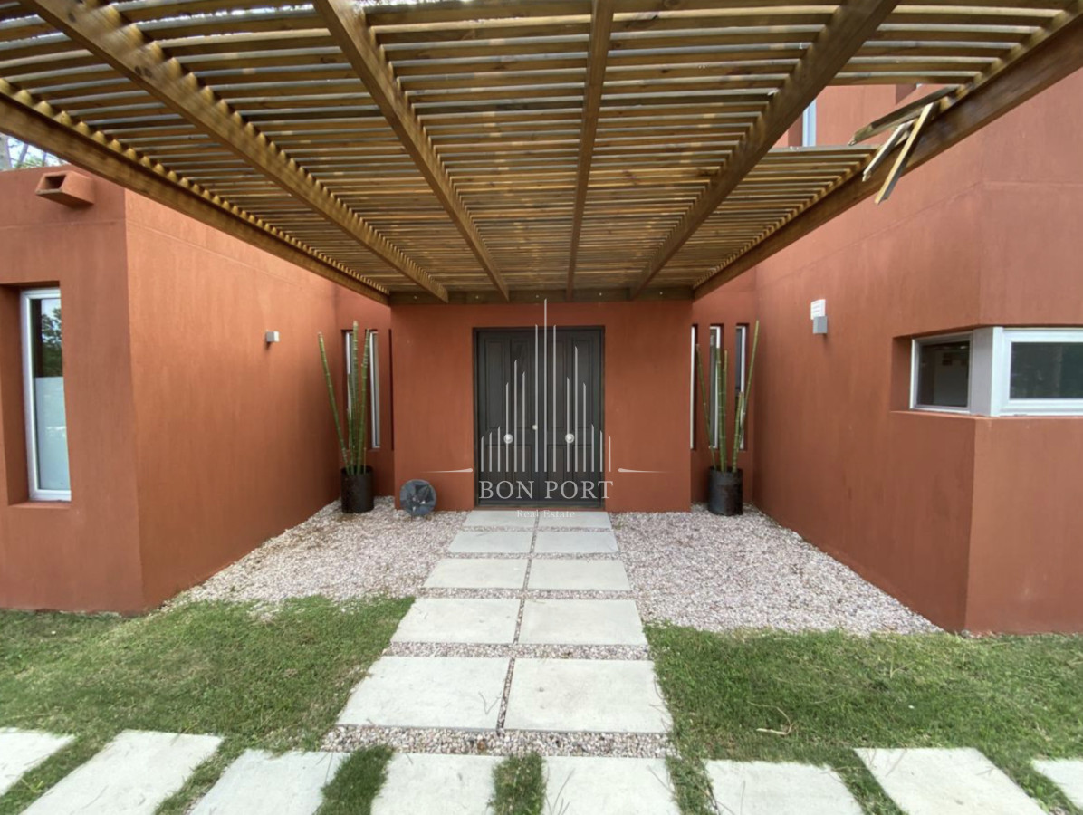 Casa ID.162 - Venta de casa 3 dormitorios en Montoya