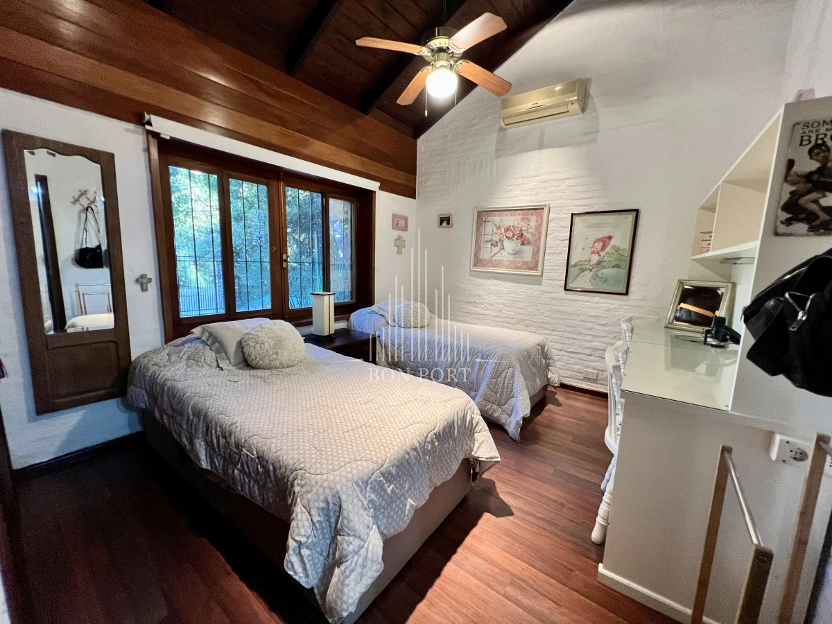 Casa ID.27 - Casa de 4 dormitorios en Roosevelt