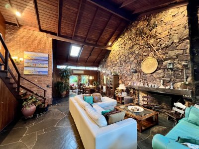 Casa de 4 dormitorios en Roosevelt
