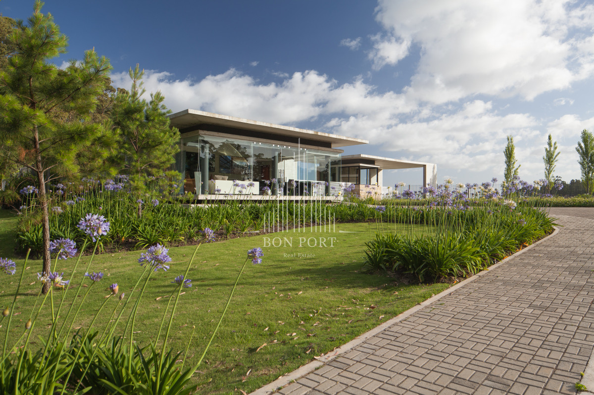 Terreno ID.30 - Terreno en barrio privado en una de las zonas de mayor crecimiento de Punta del Este.