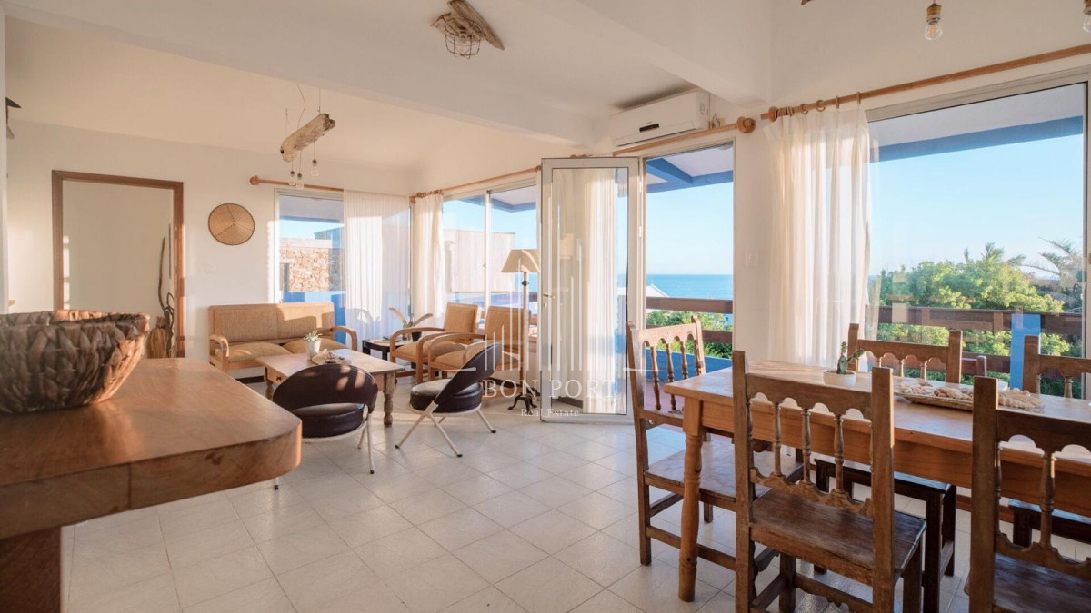 Hotel ID.16 - Hostel en venta a pasos del mar en el chorro.