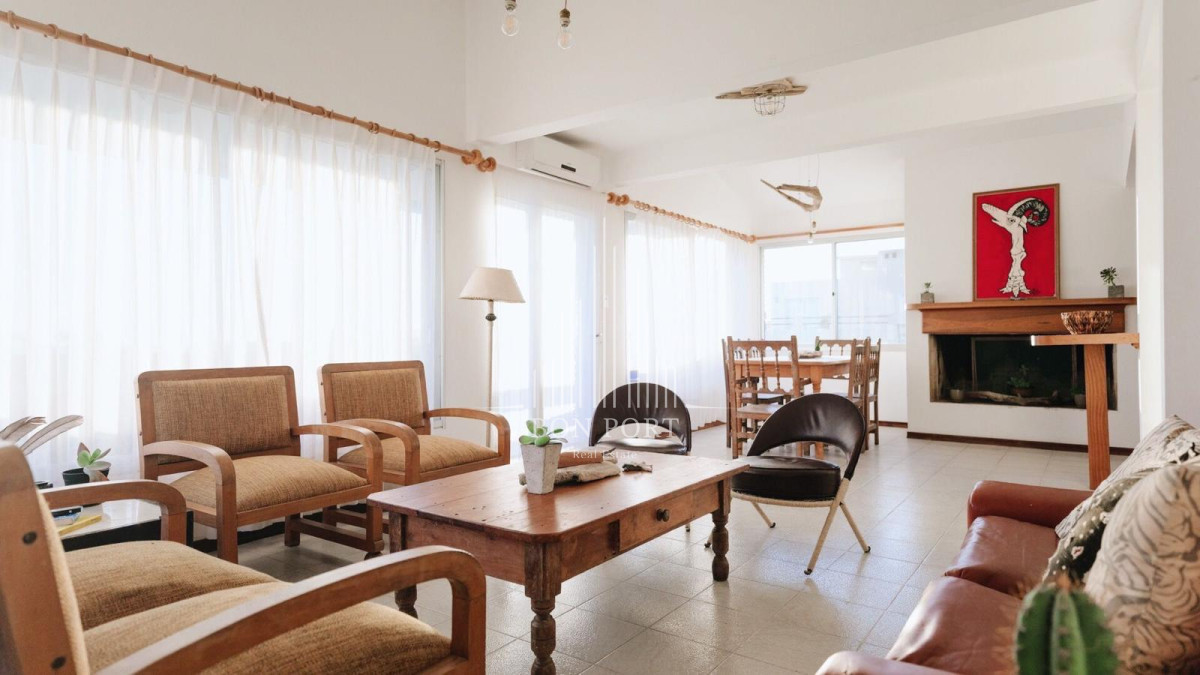 Hotel ID.16 - Hostel en venta a pasos del mar en el chorro.