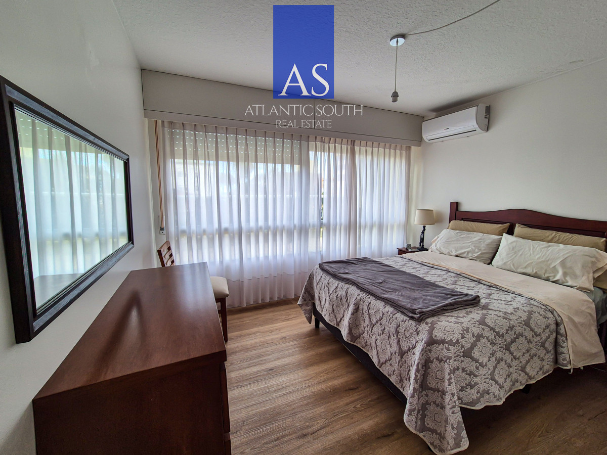 Apartamento ID.4211 - Apartamento 3 Dormitorios en venta gran terraza garage Península Punta del Este