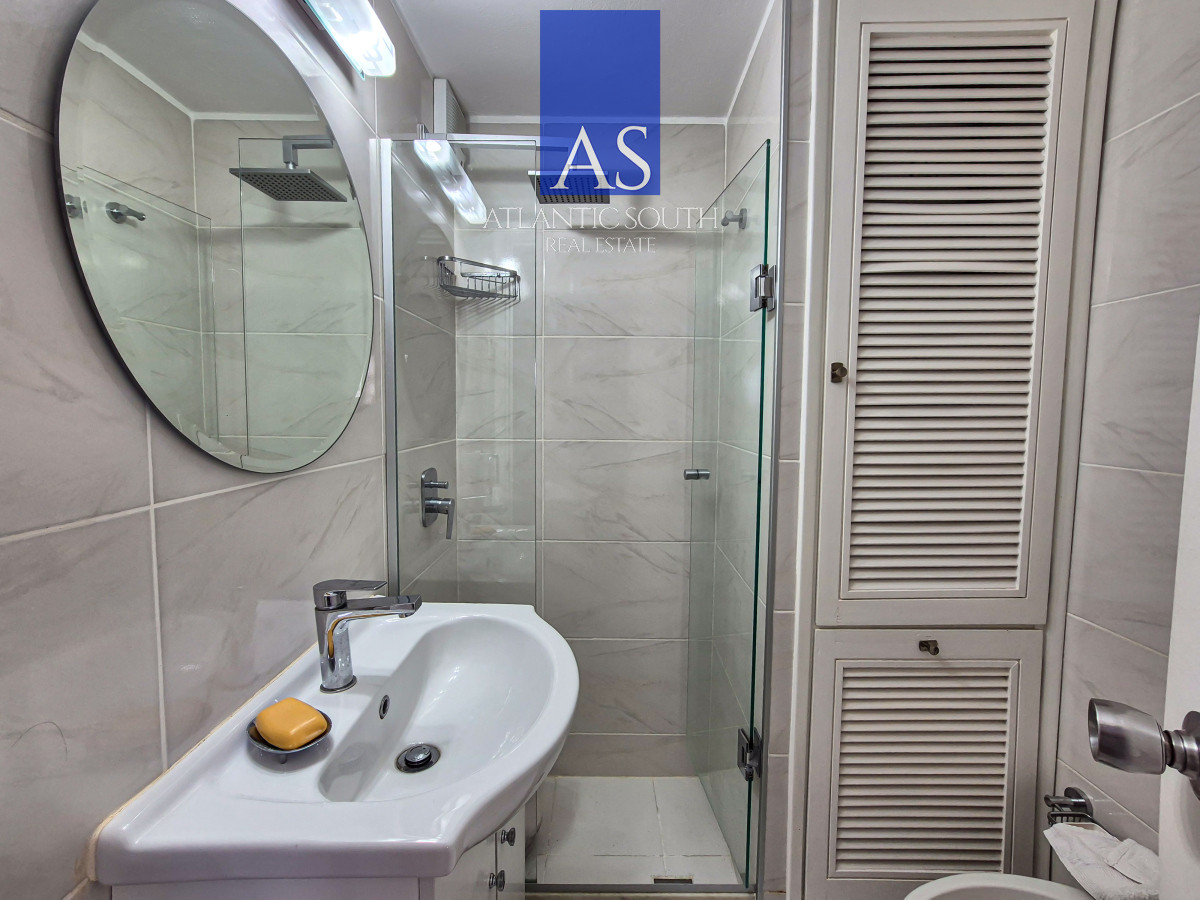 Apartamento ID.4211 - Apartamento 3 Dormitorios en venta gran terraza garage Península Punta del Este