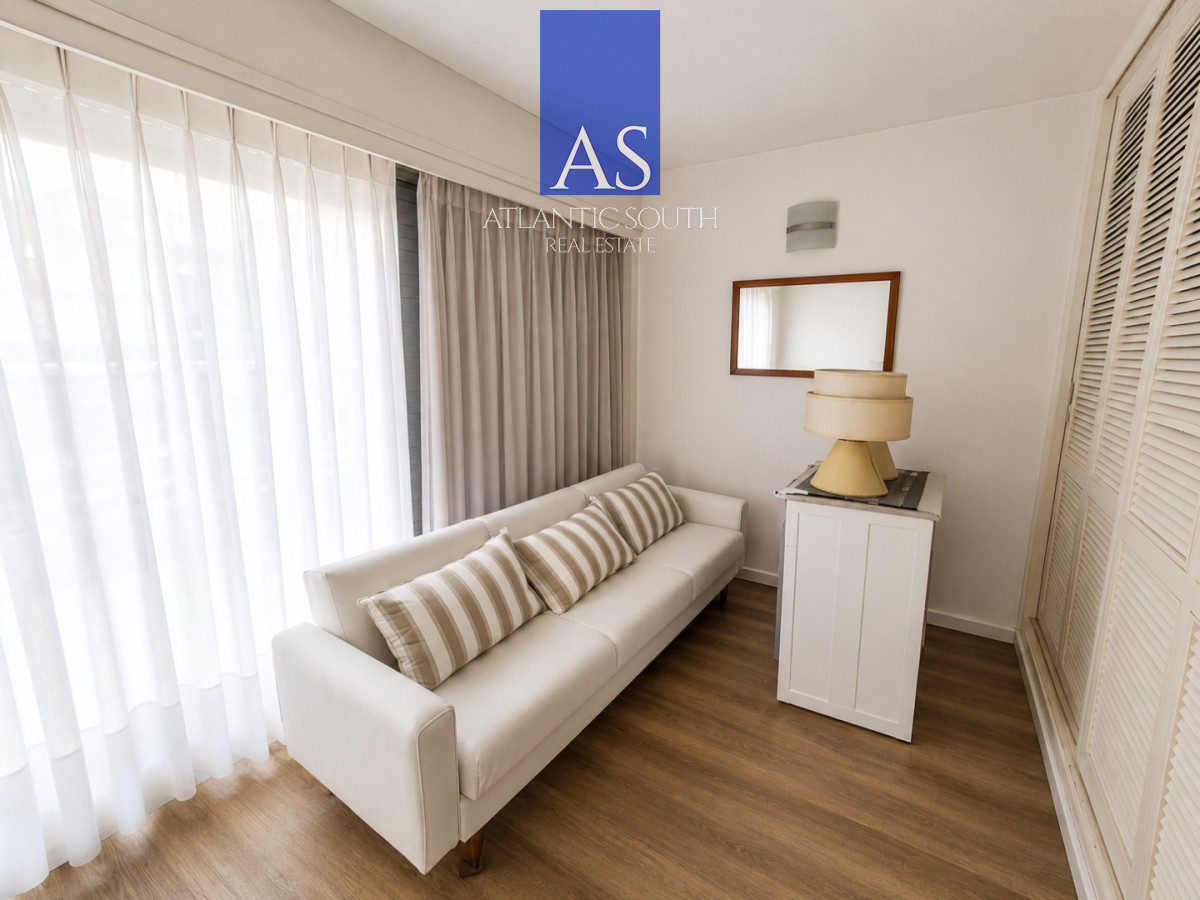 Apartamento ID.4211 - Apartamento 3 Dormitorios en venta gran terraza garage Península Punta del Este