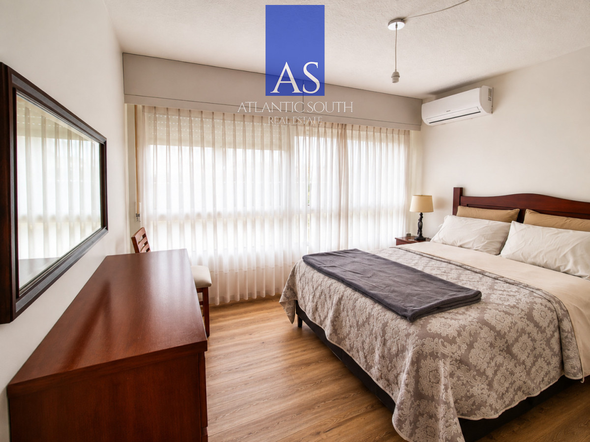 Apartamento ID.4211 - Apartamento 3 Dormitorios en venta gran terraza garage Península Punta del Este