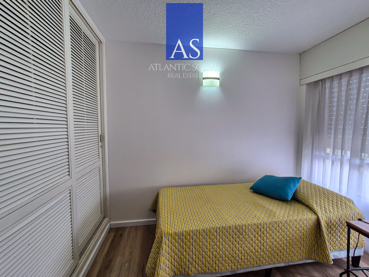 Apartamento ID.4211 - Apartamento 3 Dormitorios en venta gran terraza garage Península Punta del Este