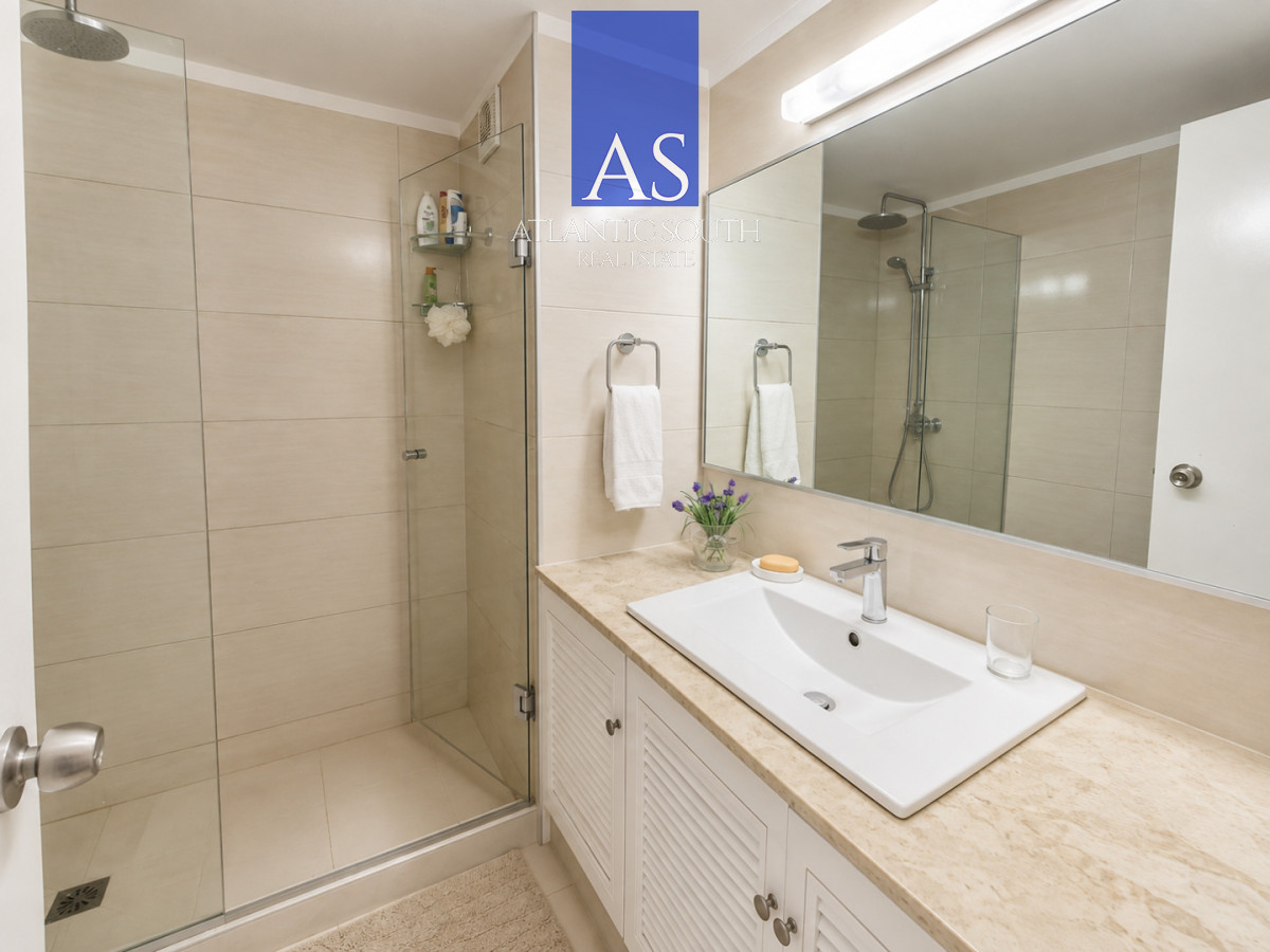 Apartamento ID.4211 - Apartamento 3 Dormitorios en venta gran terraza garage Península Punta del Este