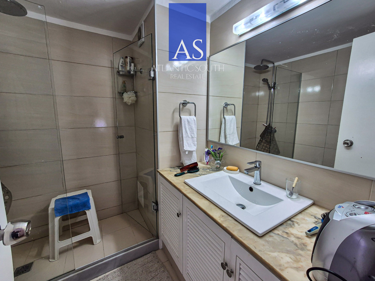 Apartamento ID.4211 - Apartamento 3 Dormitorios en venta gran terraza garage Península Punta del Este