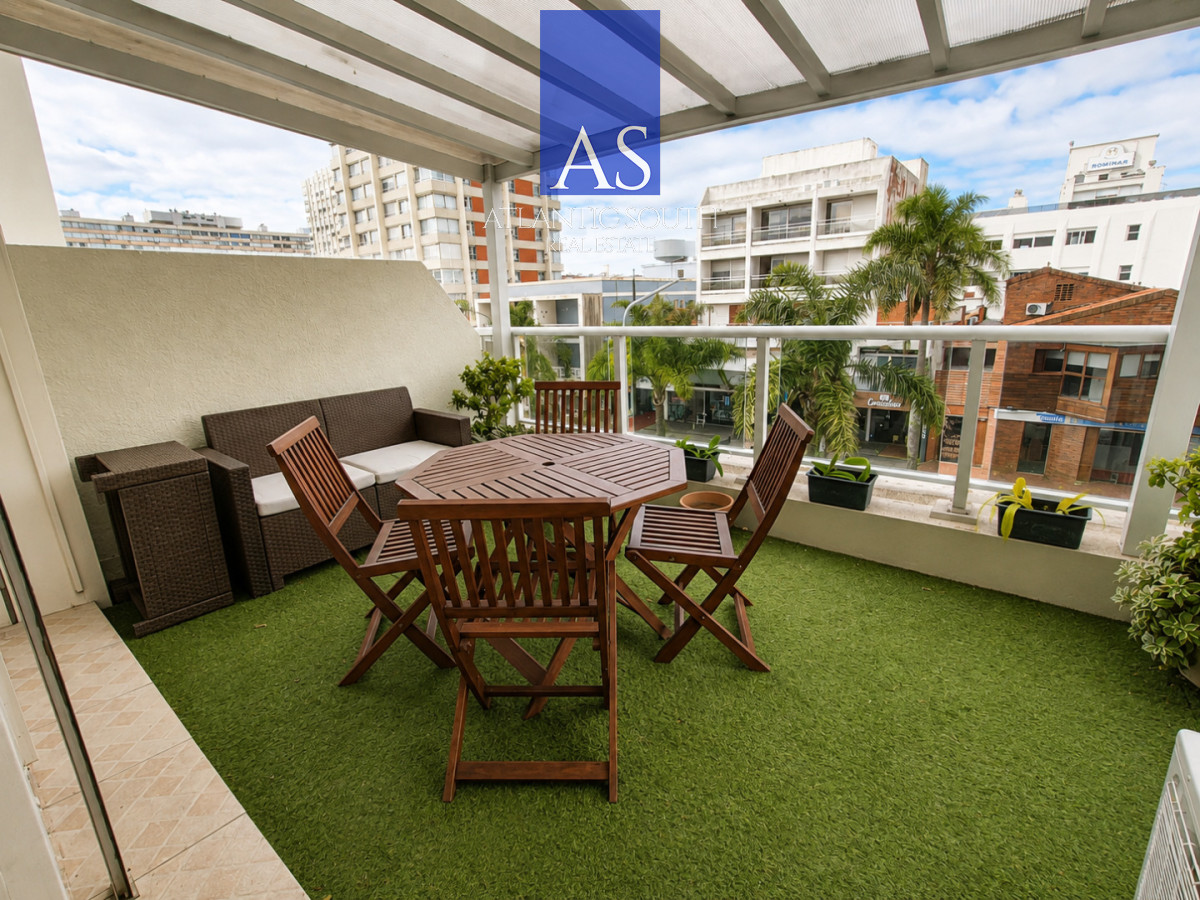 Apartamento ID.4211 - Apartamento 3 Dormitorios en venta gran terraza garage Península Punta del Este