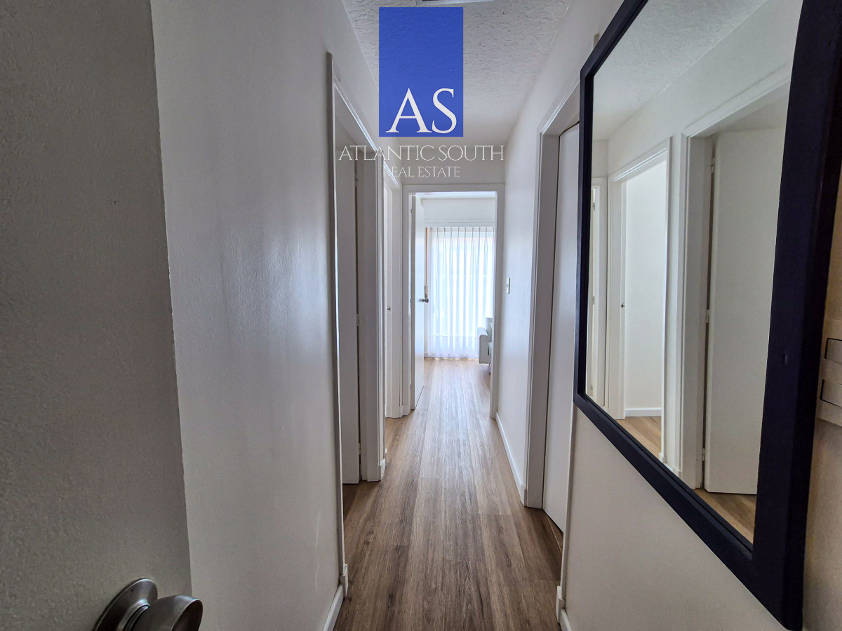 Apartamento ID.4211 - Apartamento 3 Dormitorios en venta gran terraza garage Península Punta del Este