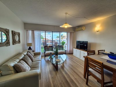 Apartamento 3 Dormitorios en venta gran terraza garage Península Punta del Este
