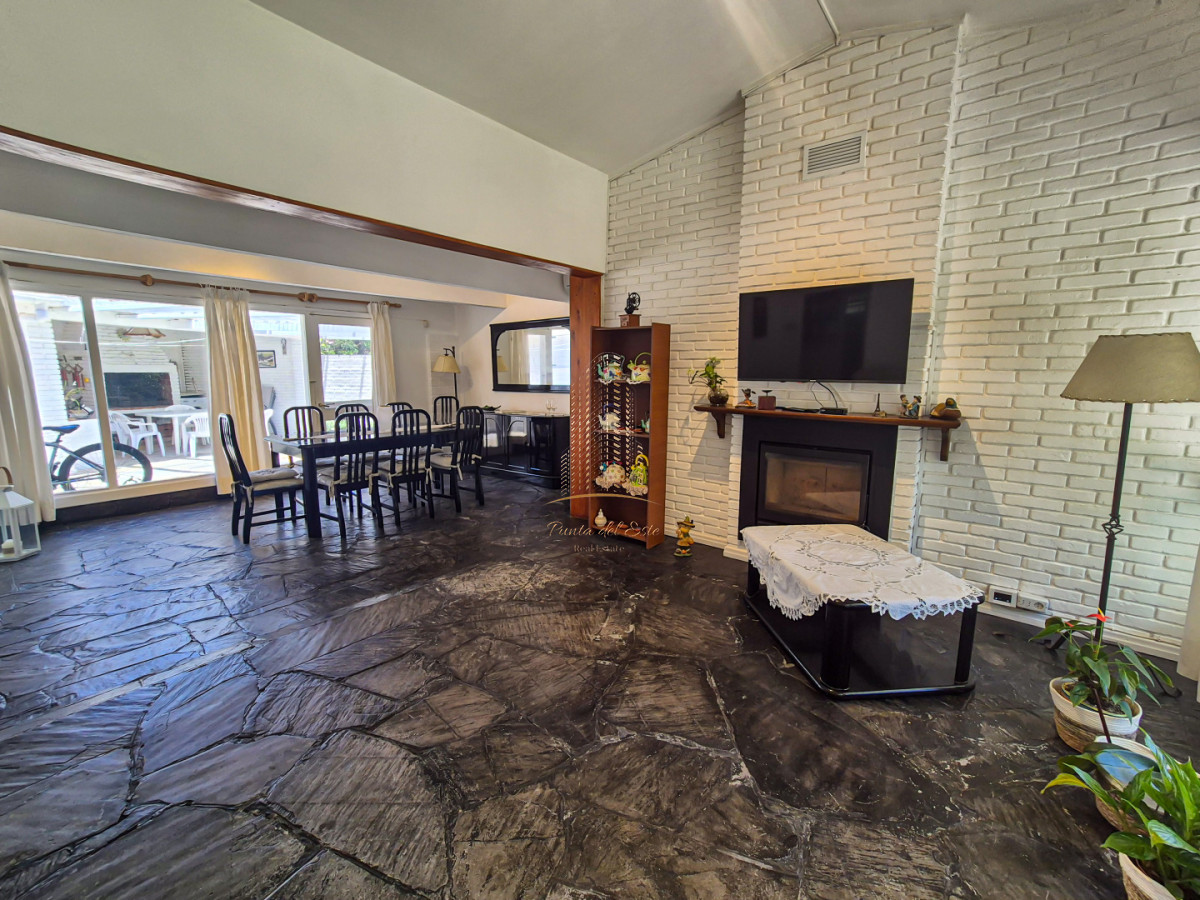 Casa ID.1055 - Alquiler Temporal Casa 3 Dormitorios Lugano Punta del Este