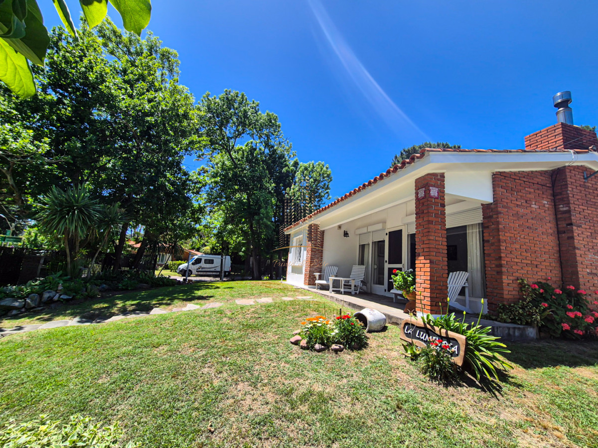 Casa ID.1055 - Alquiler Temporal Casa 3 Dormitorios Lugano Punta del Este