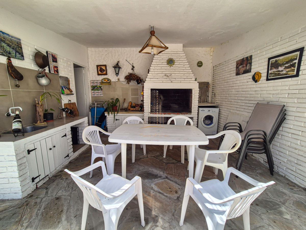 Casa ID.1055 - Alquiler Temporal Casa 3 Dormitorios Lugano Punta del Este