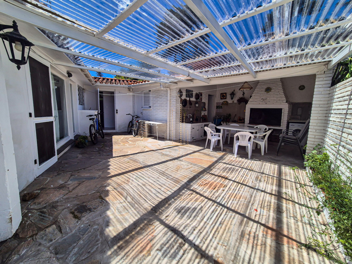Casa ID.1055 - Alquiler Temporal Casa 3 Dormitorios Lugano Punta del Este