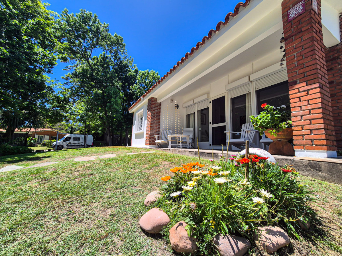 Casa ID.1055 - Alquiler Temporal Casa 3 Dormitorios Lugano Punta del Este