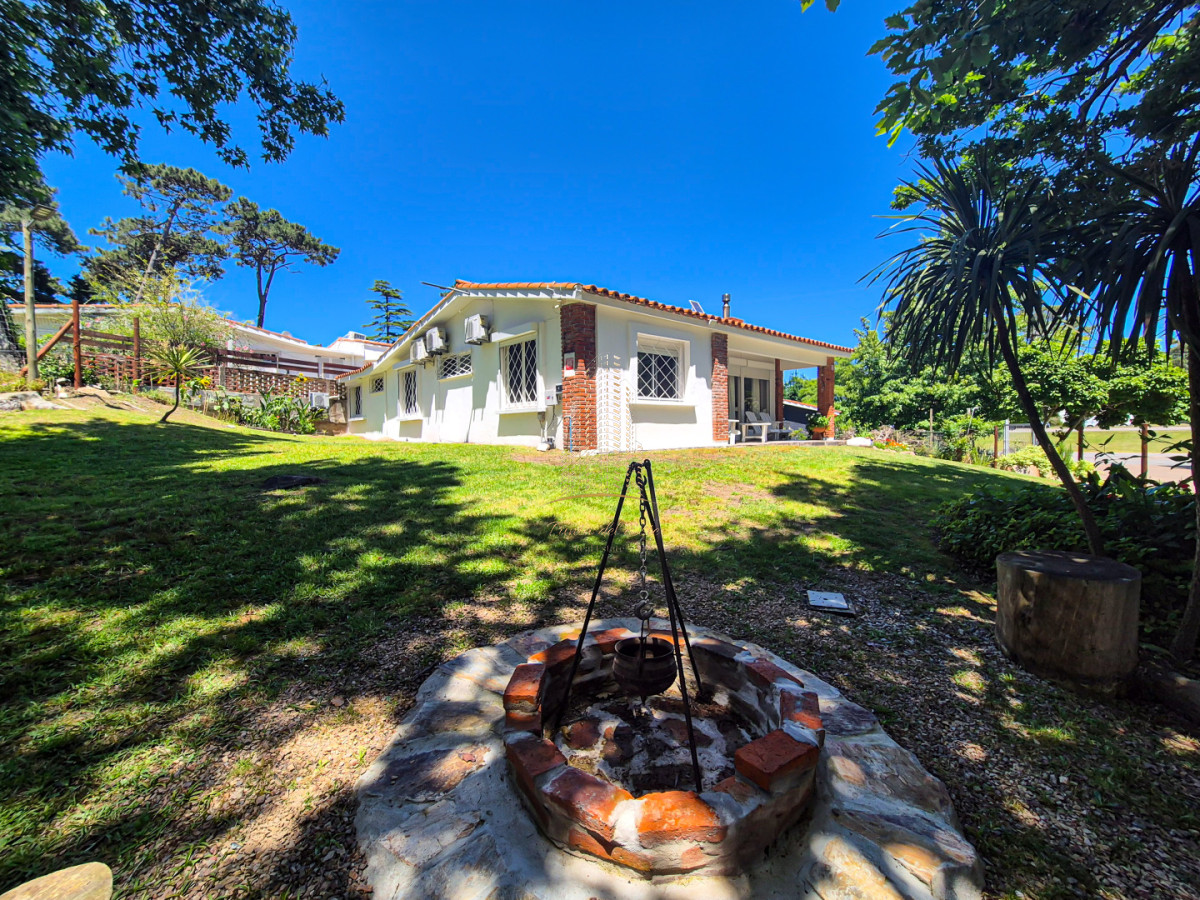 Casa ID.1055 - Alquiler Temporal Casa 3 Dormitorios Lugano Punta del Este