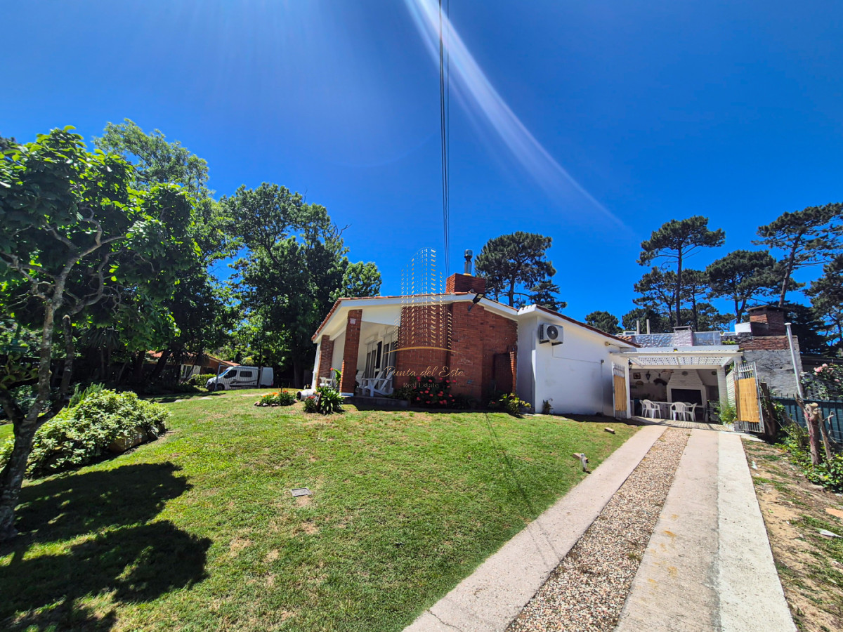 Casa ID.1055 - Alquiler Temporal Casa 3 Dormitorios Lugano Punta del Este