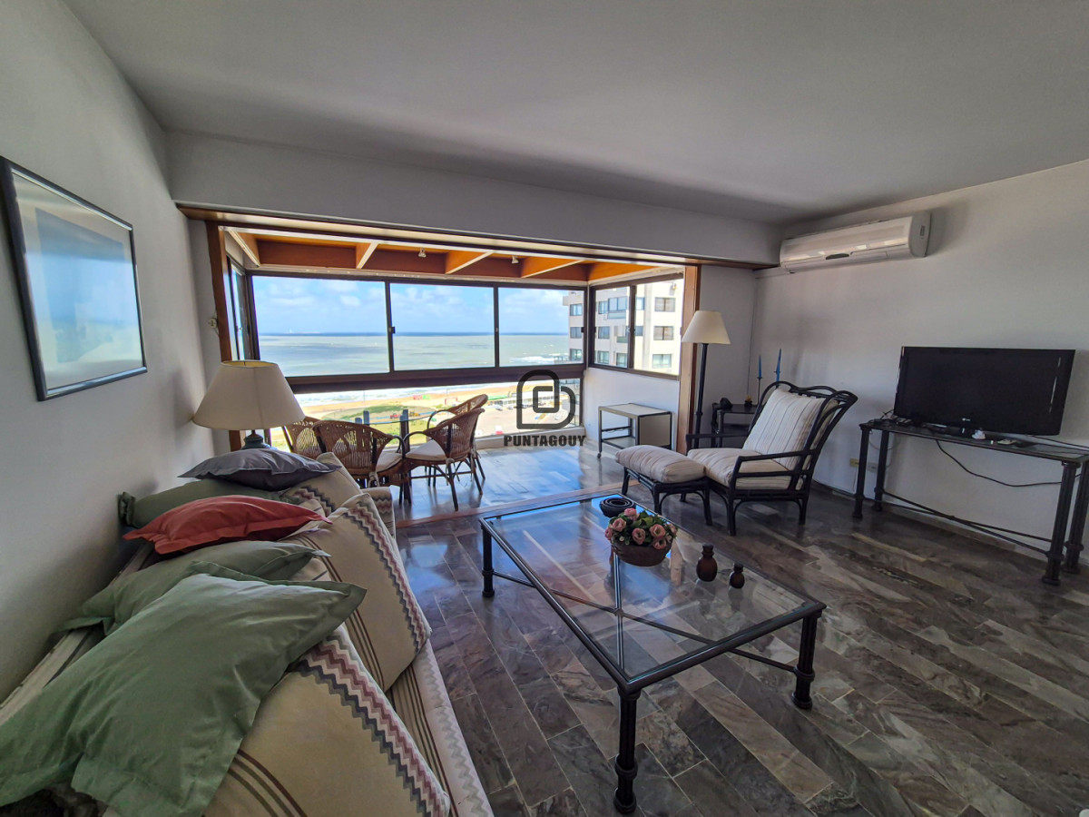 Apartamento ID.1853 - Venta Apartamento 3 Dormitorios Frente a la Playa Brava Punta del Este