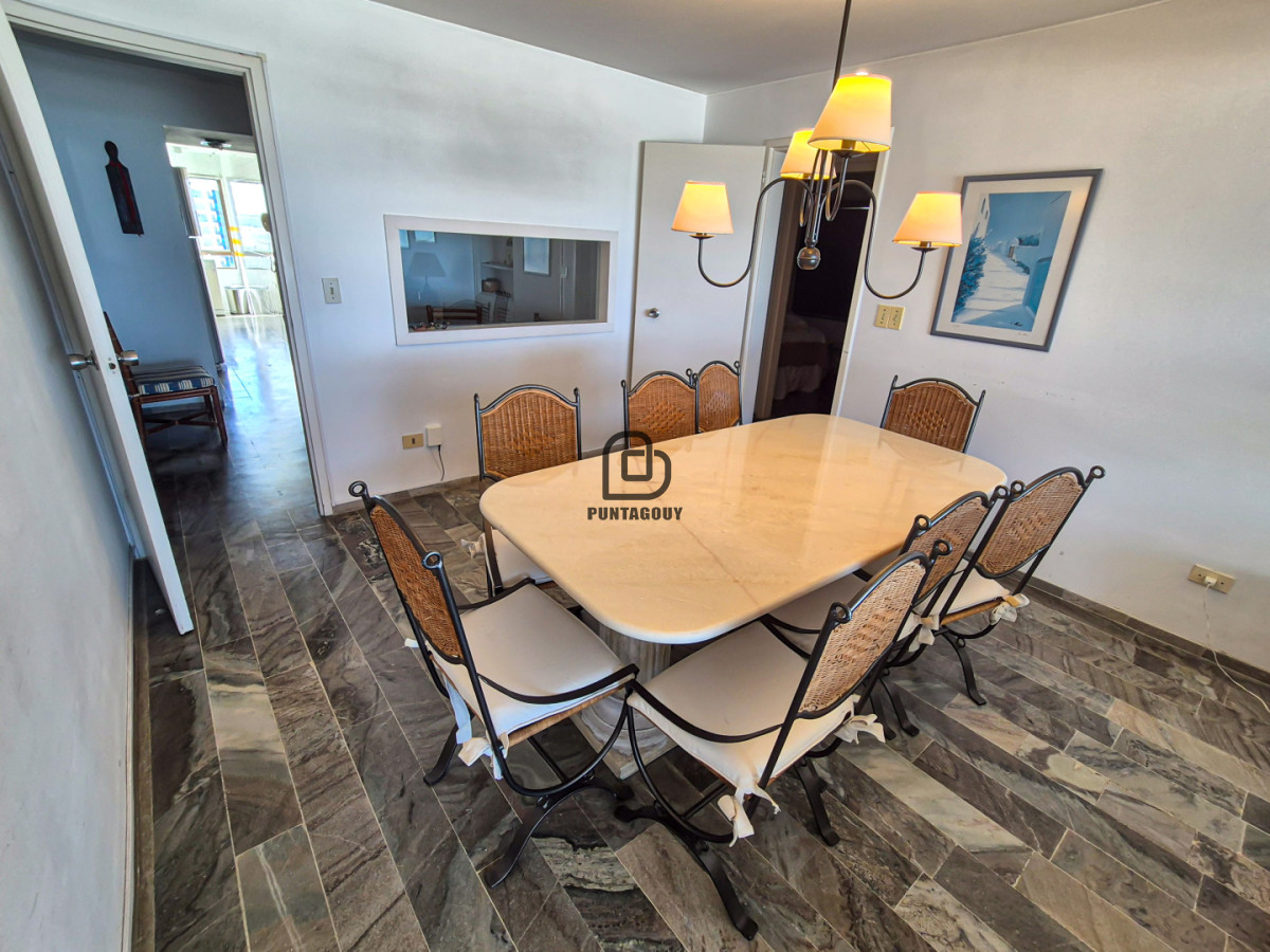 Apartamento ID.1853 - Venta Apartamento 3 Dormitorios Frente a la Playa Brava Punta del Este