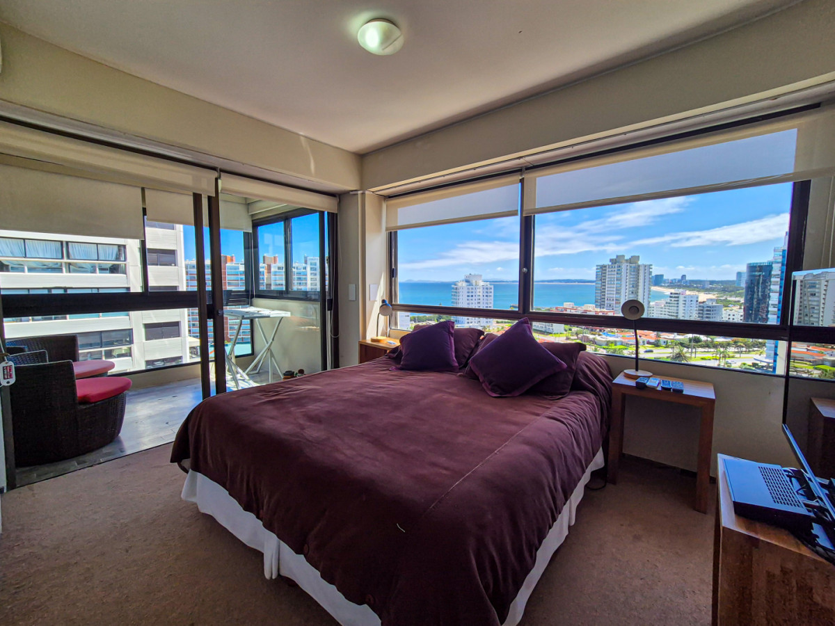 Apartamento ID.60 - Venta Apartamento 3 Dormitorios Frente a la Playa Brava Punta del Este