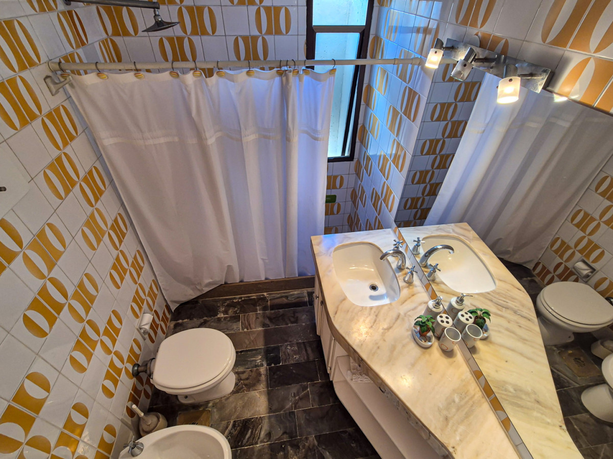 Apartamento ID.95 - Venta Apartamento 3 Dormitorios Frente a la Playa Brava Punta del Este