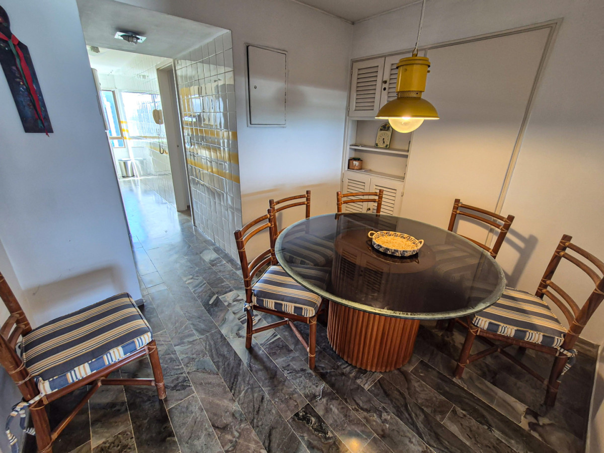 Apartamento ID.95 - Venta Apartamento 3 Dormitorios Frente a la Playa Brava Punta del Este