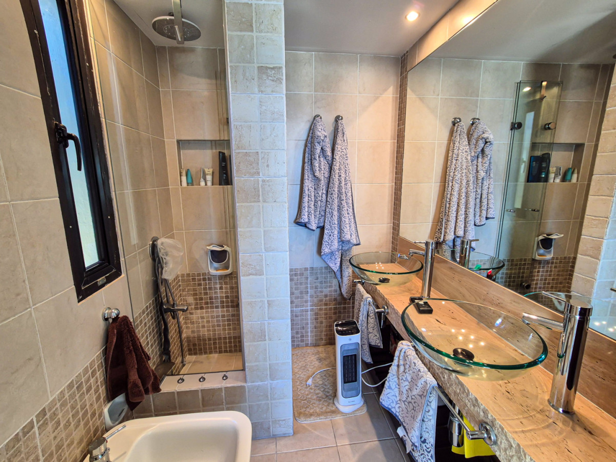 Apartamento ID.60 - Venta Apartamento 3 Dormitorios Frente a la Playa Brava Punta del Este