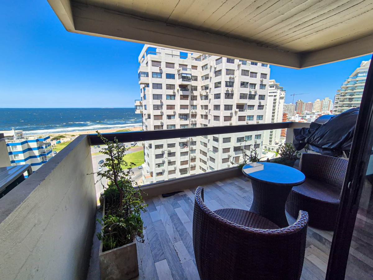 Apartamento ID.60 - Venta Apartamento 3 Dormitorios Frente a la Playa Brava Punta del Este