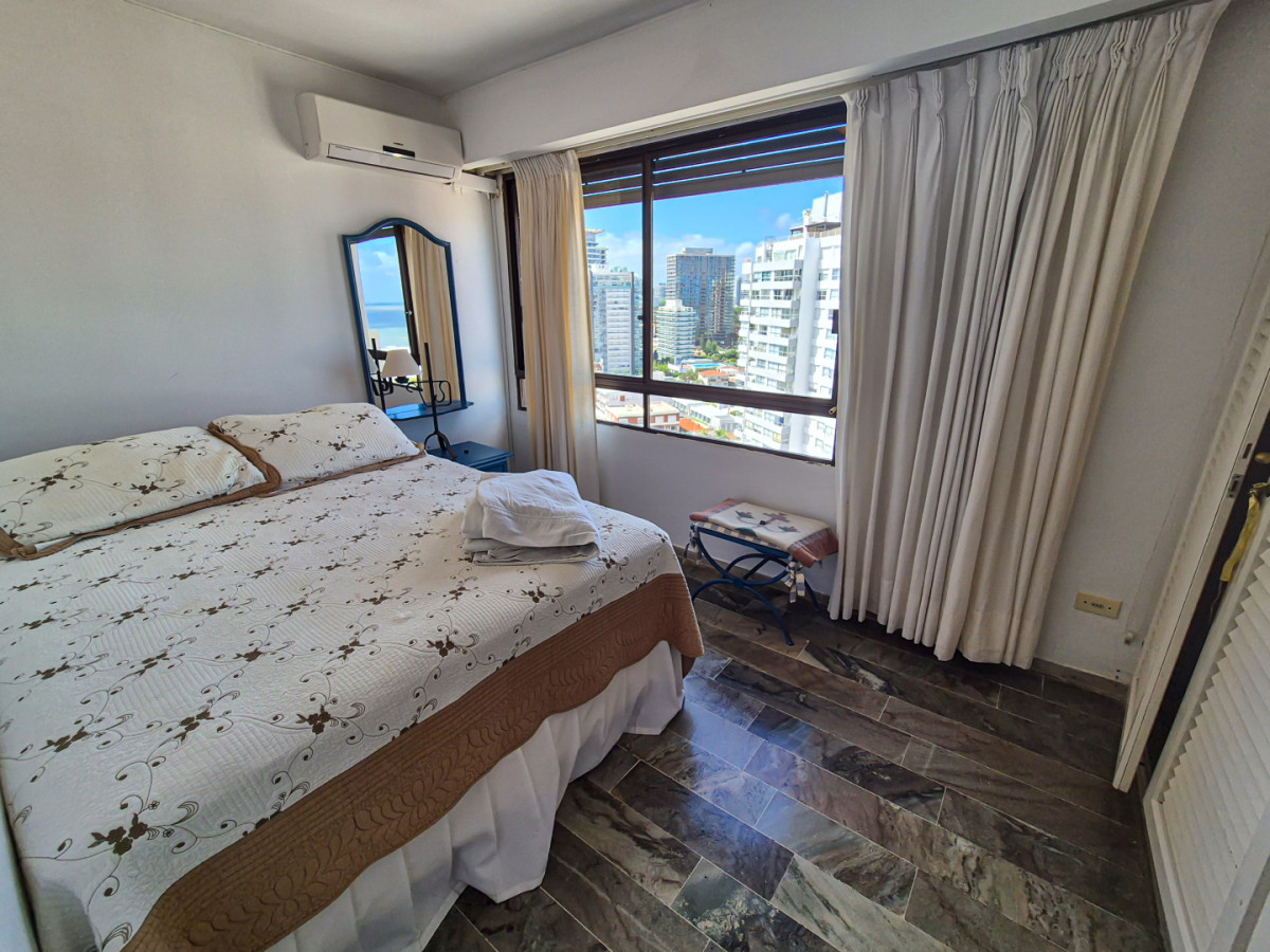 Apartamento ID.95 - Venta Apartamento 3 Dormitorios Frente a la Playa Brava Punta del Este