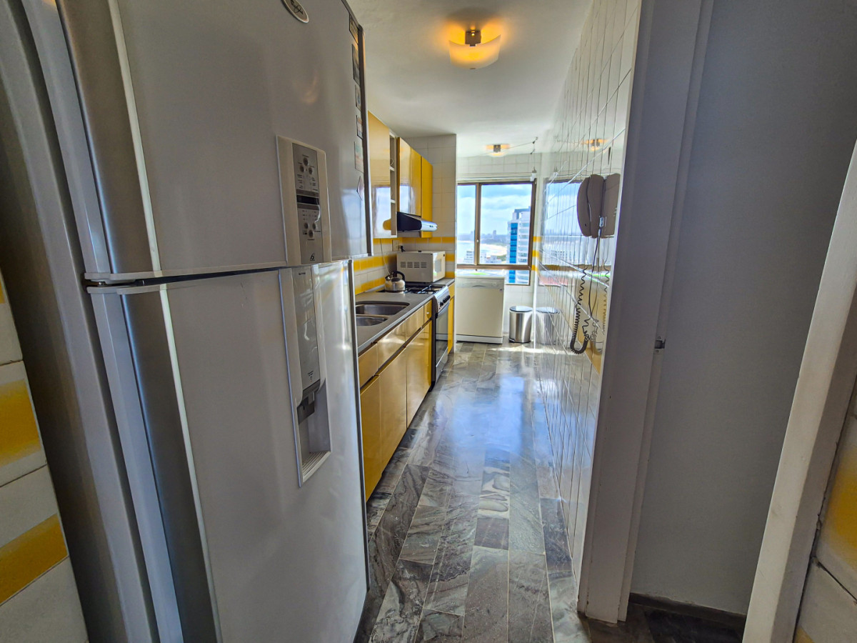 Apartamento ID.95 - Venta Apartamento 3 Dormitorios Frente a la Playa Brava Punta del Este