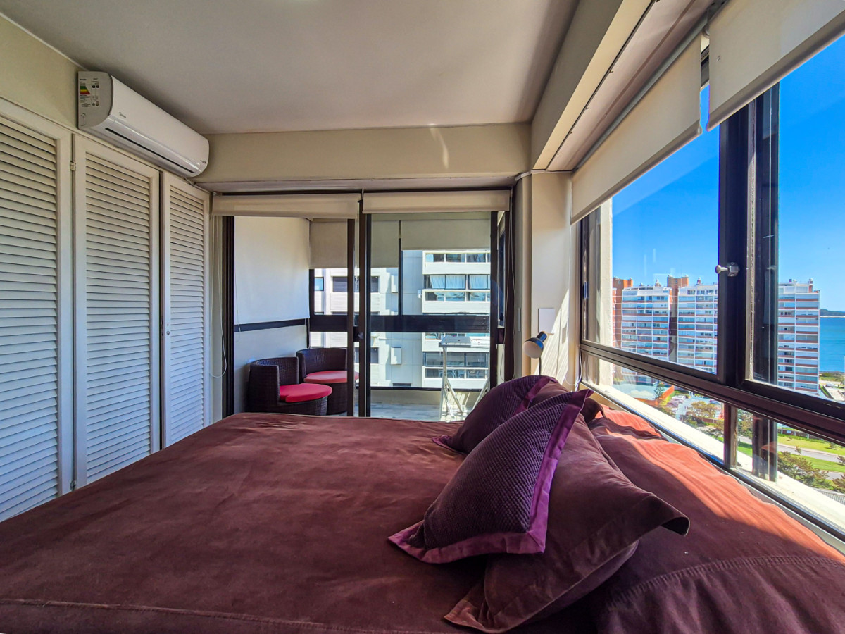 Apartamento ID.60 - Venta Apartamento 3 Dormitorios Frente a la Playa Brava Punta del Este