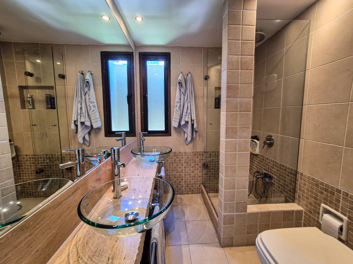 Apartamento ID.60 - Venta Apartamento 3 Dormitorios Frente a la Playa Brava Punta del Este