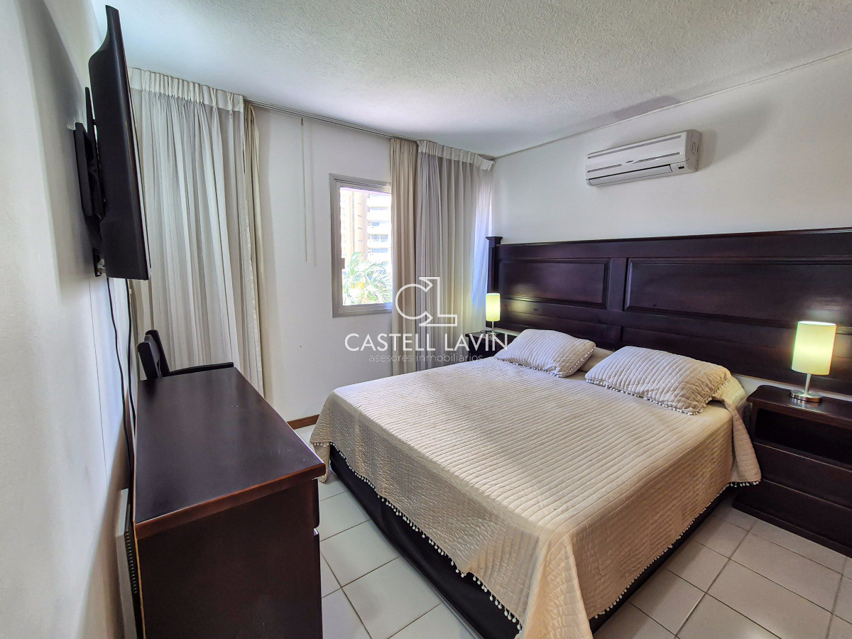 Apartamento ID.748 - Venta Apartamento 2 Dormitorios y Servicio edificio Scorpio Playa Brava Punta del Este