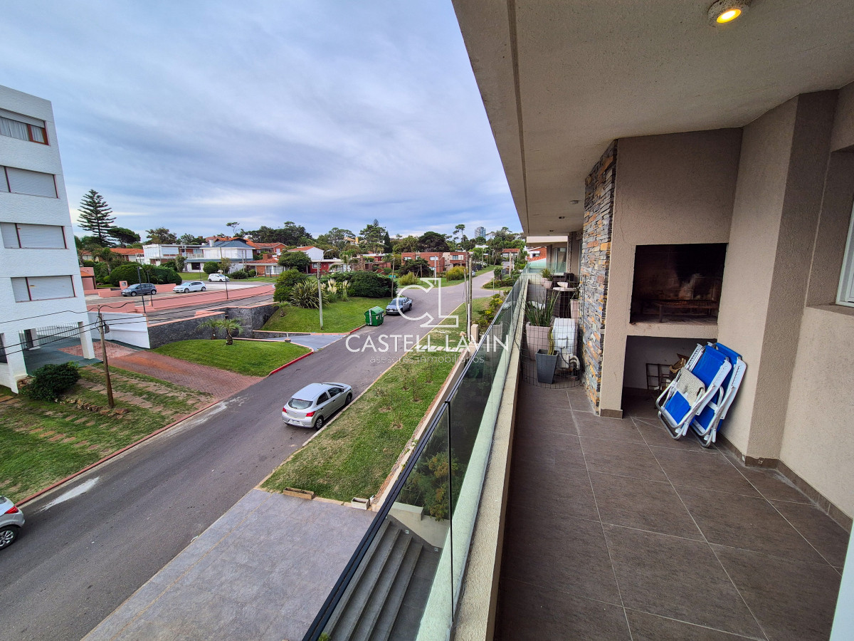 Apartamento ID.337 - Alquiler Anual Monoambiente con Vista Al Mar Mansa Punta del Este