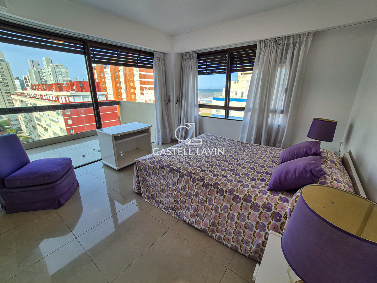 Apartamento ID.737 - Venta Apartamento 4 Dormitorios con Vista al Mar Parquemar Center Playa Brava Punta del Este