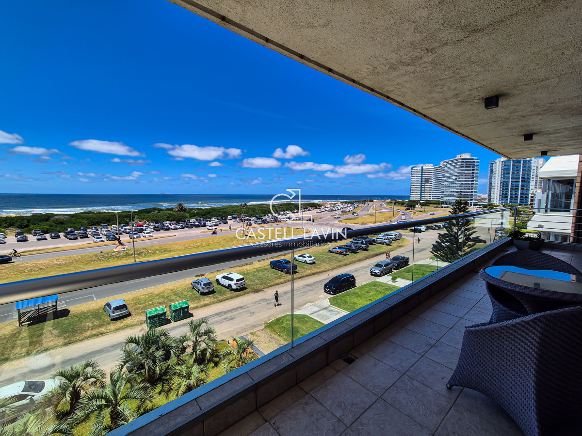 Apartamento ID.265 - Venta PentHouse 3 Dormitorios frente al Mar Playa Brava Punta del Este