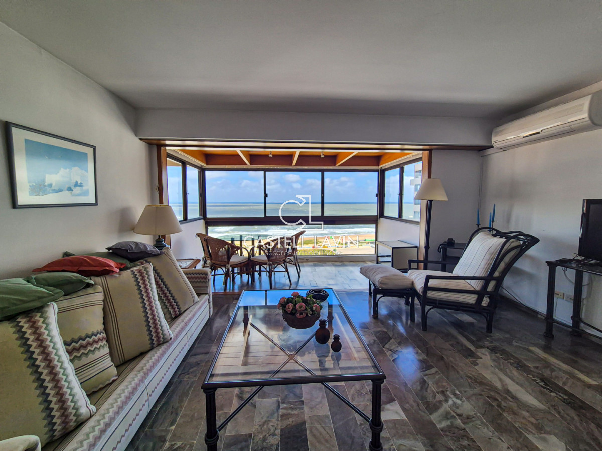 Apartamento ID.823 - Venta Apartamento 3 Dormitorios Frente a la Playa Brava Punta del Este