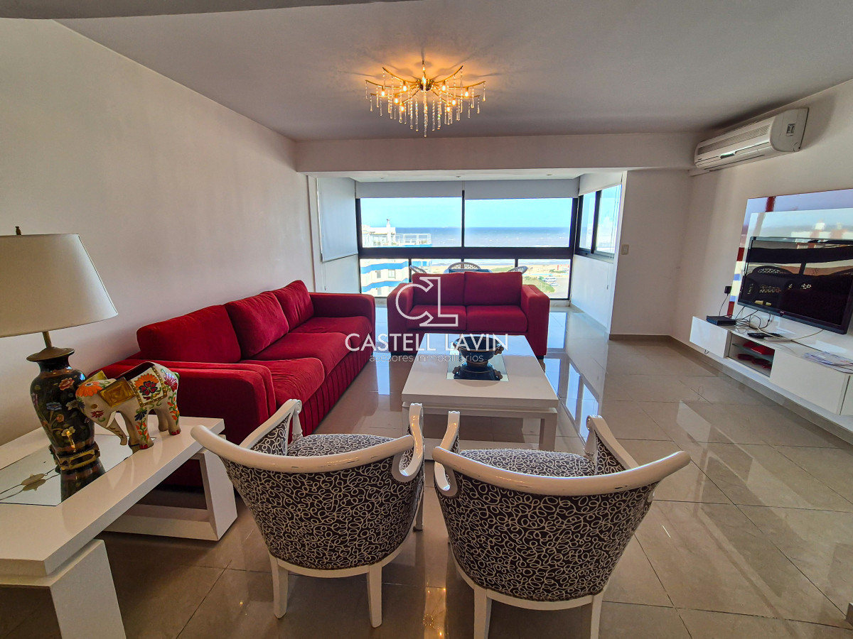 Apartamento ID.737 - Venta Apartamento 4 Dormitorios con Vista al Mar Parquemar Center Playa Brava Punta del Este