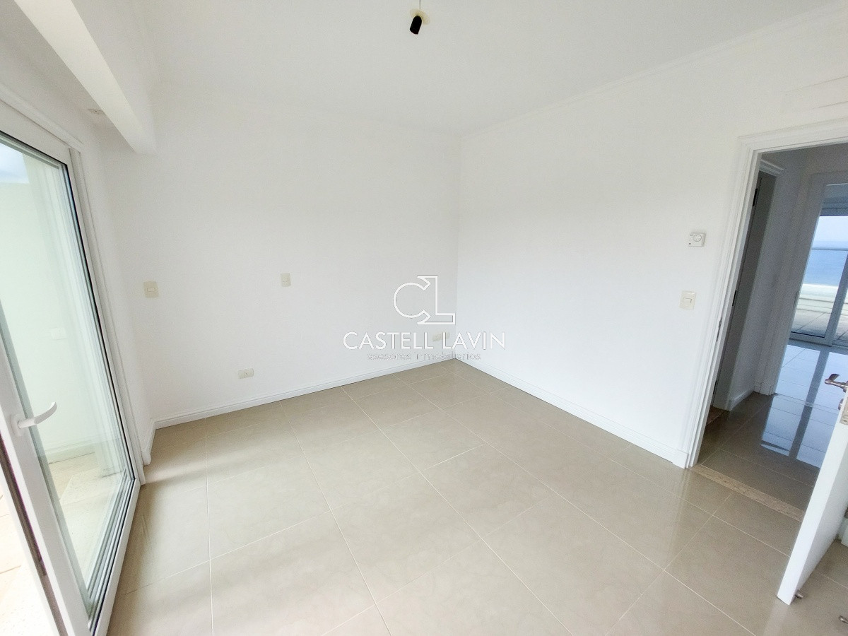 Apartamento ID.42 - Venta PentHouse Con Piscina Propia Playa Mansa Punta del Este
