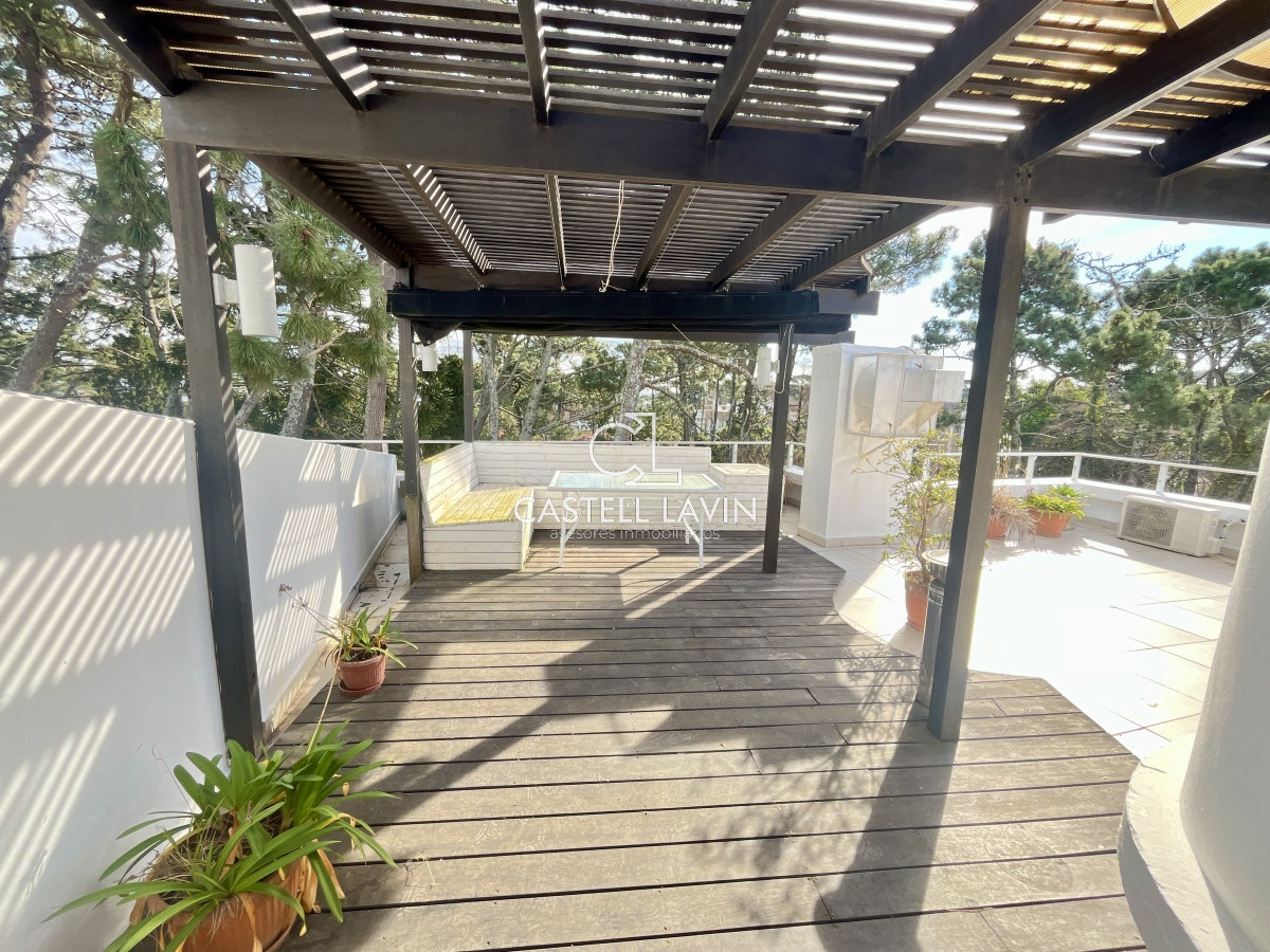 Apartamento ID.637 - Alquiler Temporal Apartamento Penthouse 3 Dormitorios Playa Mansa Punta del Este