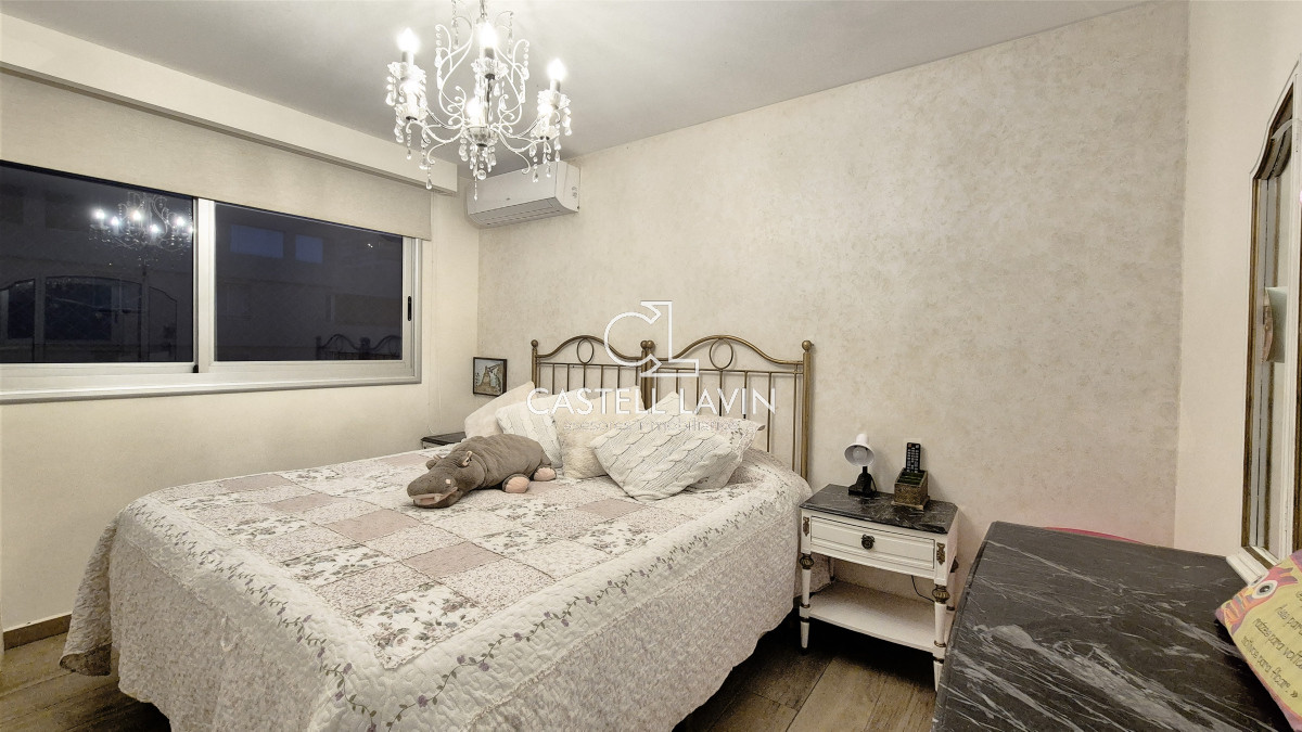 Apartamento ID.13 - Venta Oportunidad 5 Dormitorios Frente al  Puerto Punta del Este 