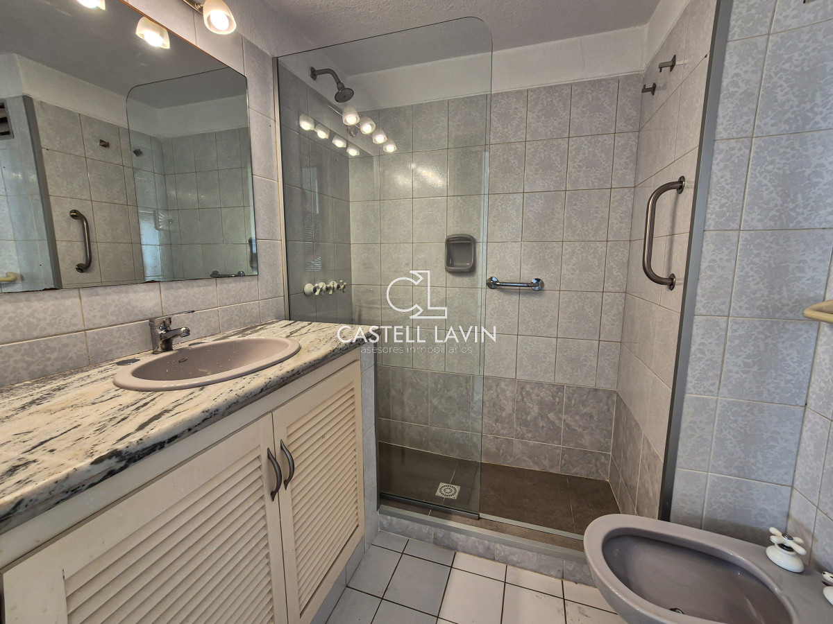 Apartamento ID.267 - Venta Apartamento 3 Dormitorios con vista al mar Península Punta del Este 