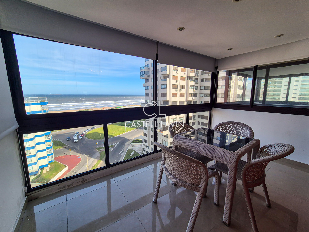 Apartamento ID.737 - Venta Apartamento 4 Dormitorios con Vista al Mar Parquemar Center Playa Brava Punta del Este